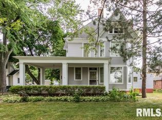 906 Washington St, Pekin, IL 61554