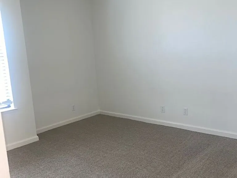 720 Sunrise Ave — Photo 6