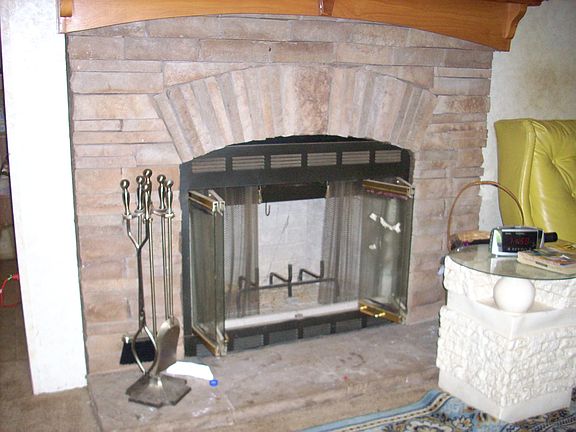 2nd image of 1125 Valley Dr
