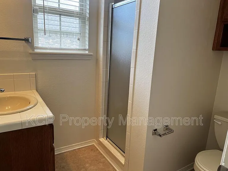 2109 Barrington Dr — Photo 20