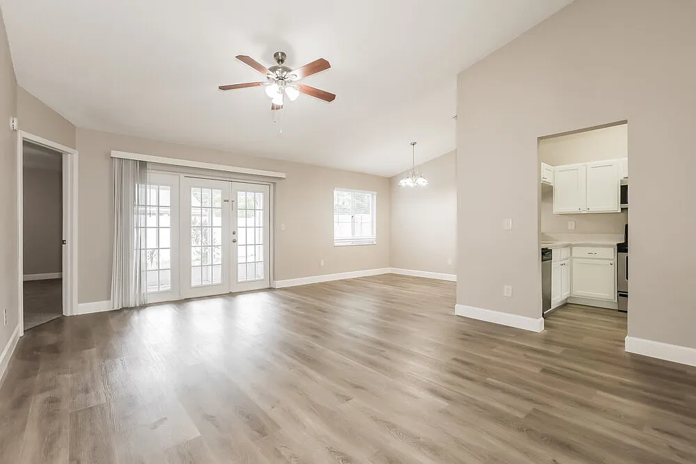 3 bed, 2.0 bath, 1238 sqft, $2,090 — Photo 4