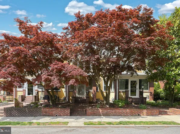 27 4th St, Hanover, PA 17331