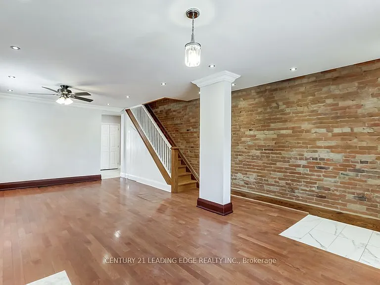 26 Grandville Ave — Photo 6