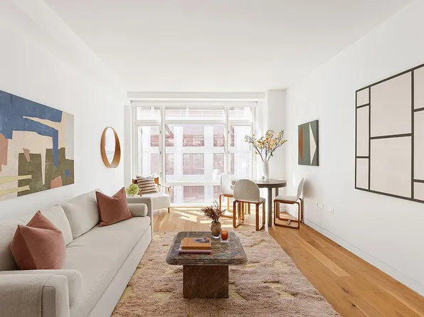 151 W 21st St APT 9C, New York, NY 10011