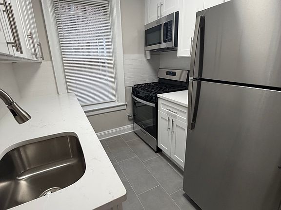 2nd image of 125-127 Corbin Ave #203
