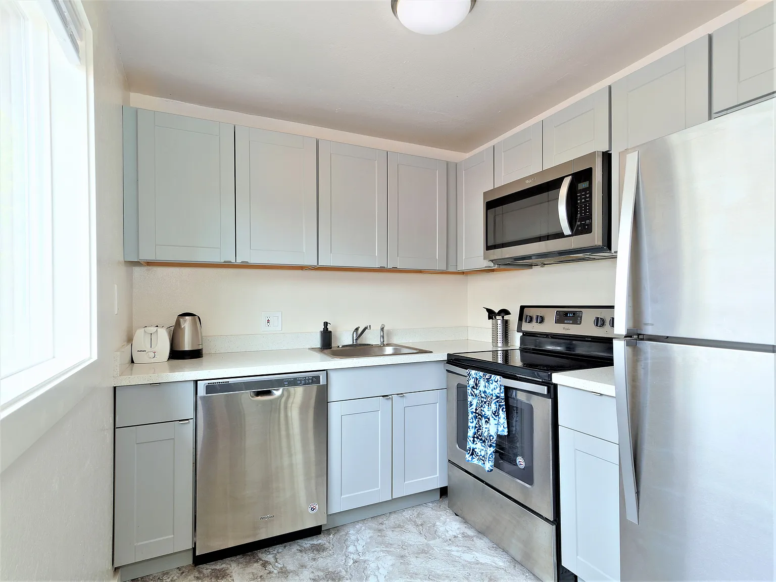 1 bed, 700 sqft, $1,550 — Photo 2