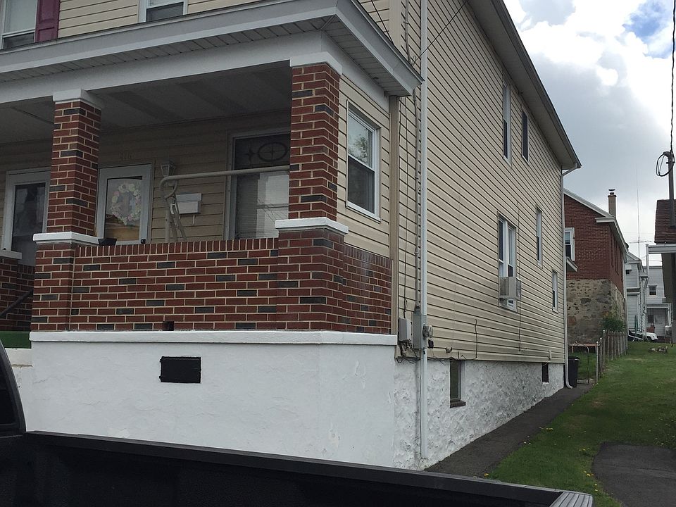1st image of 415 W White Bear Dr