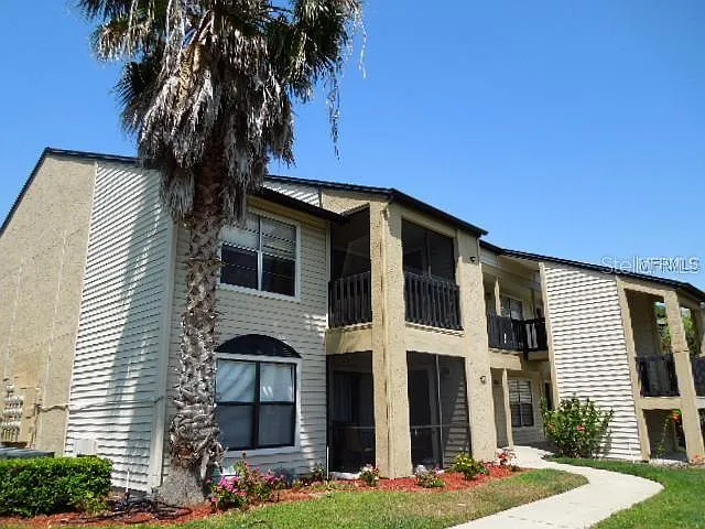2 bed, 2.0 bath, 998 sqft, $1,750 — Photo 2