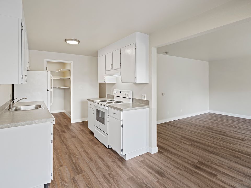 1st image of 18107 96th Ave NE #C6a5c008c