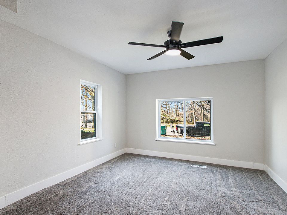 Unit 225 Living Room