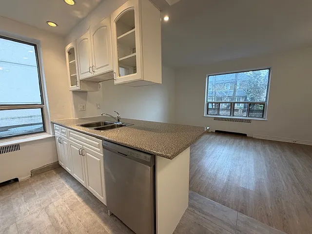 869 Avenue Rd — Photo 23
