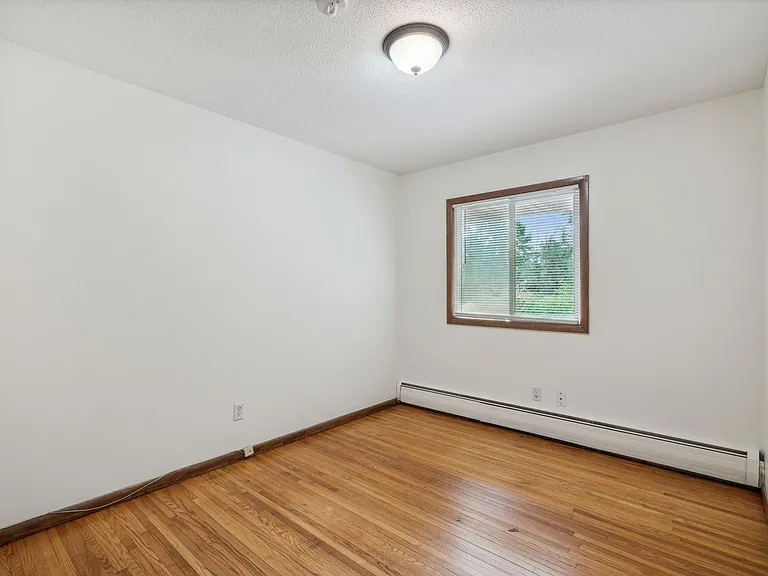 5547 Lyndale Ave N — Photo 17