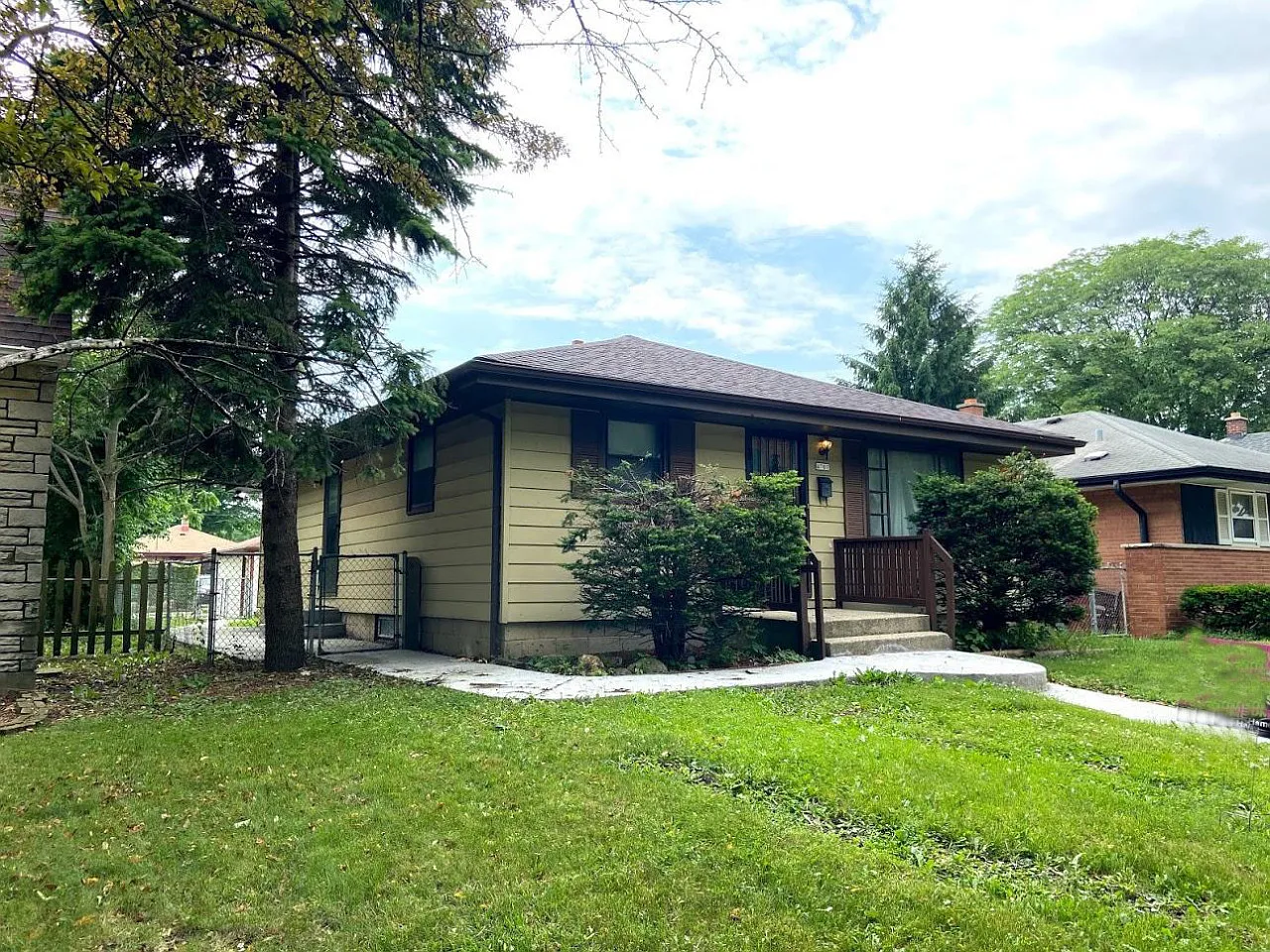 4707 N 69th St photo 1
