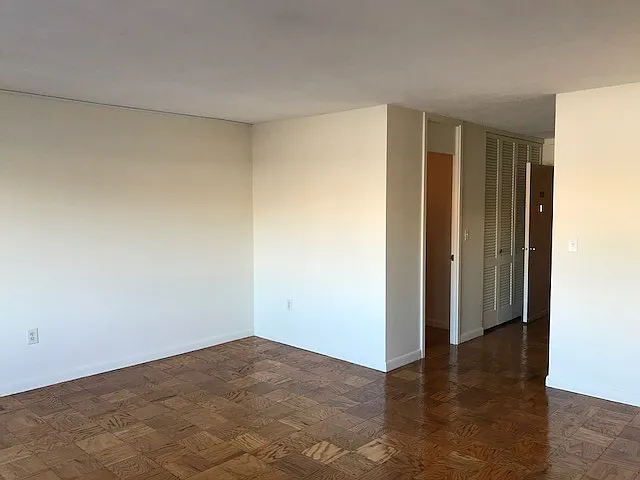 101 Monmouth St #406 — Photo 16