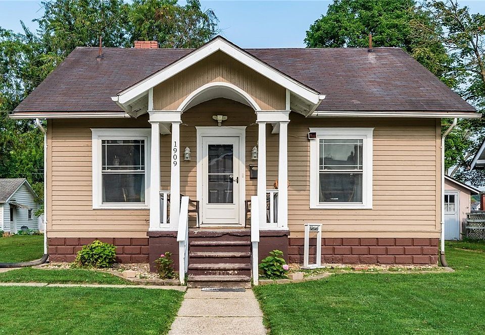 1st image of 1909 Hazel Ave