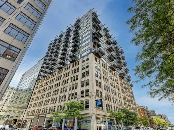 565 W Quincy St #504, Chicago, IL 60661