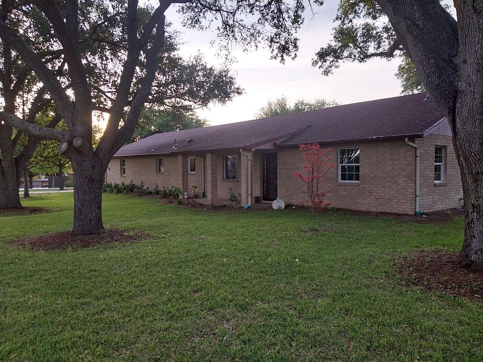 1st image of 213 Crest Circle Dr