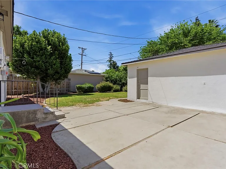 2715 Cedar St — Photo 30