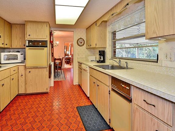 3rd image of 1890 Odham Dr