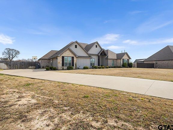 3rd image of 421 Bush Buck Way