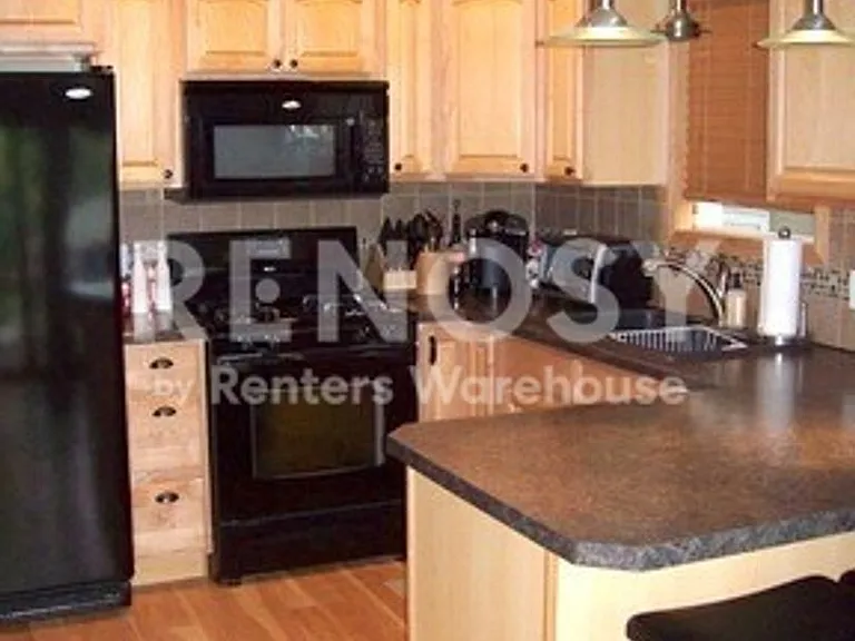 3351 Grimes Ave N — Photo 6