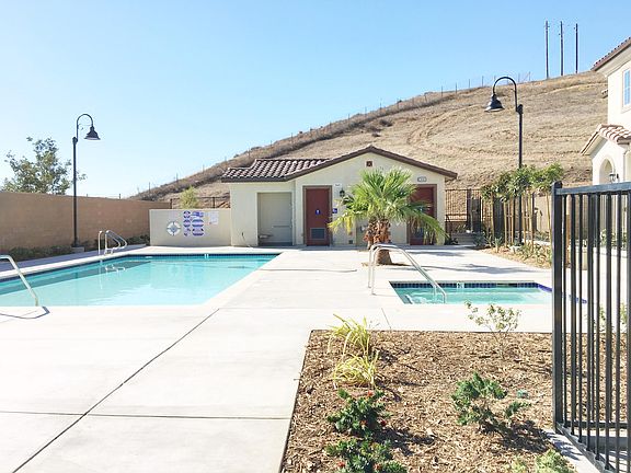 Community Pool and Jacuzzi
