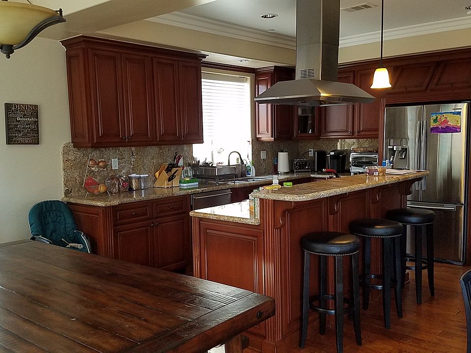 2nd image of 1910 Marshallfield Ln #A
