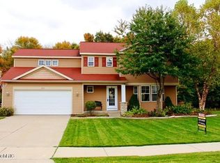 2230 Applegate Dr NW, Grand Rapids, MI