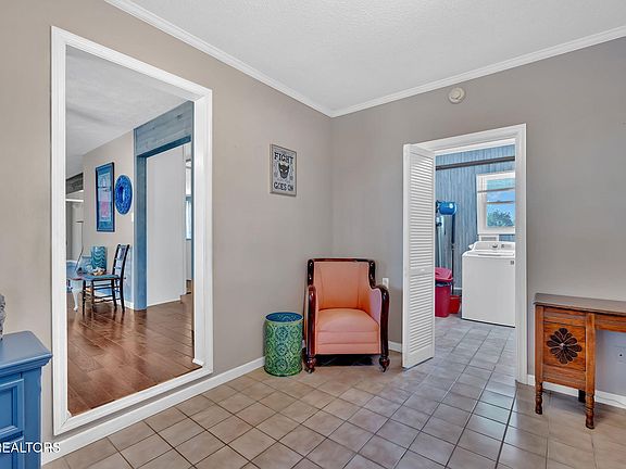 2nd image of 6921 Mackin Ln