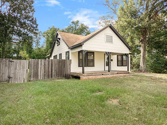 3rd image of 2301 W Lucas Drive
