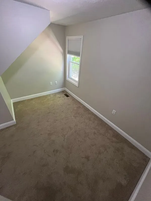 3 bed, 1.0 bath, 843 sqft, $3,612 — Photo 4