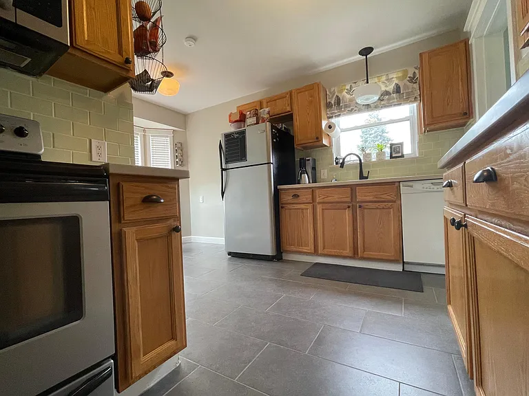 946 Pinecrest Dr — Photo 33