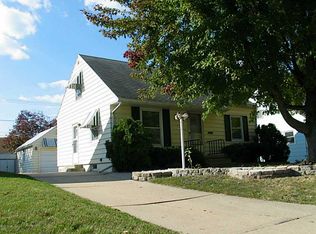 725 30th St SE, Cedar Rapids, IA 52403