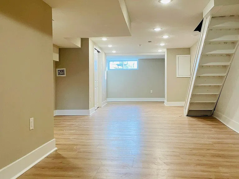 2725 Moore St #1 — Photo 6