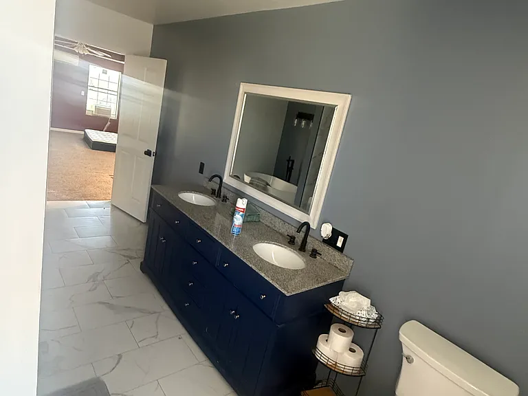 605 E Saint Anne Pl — Photo 12