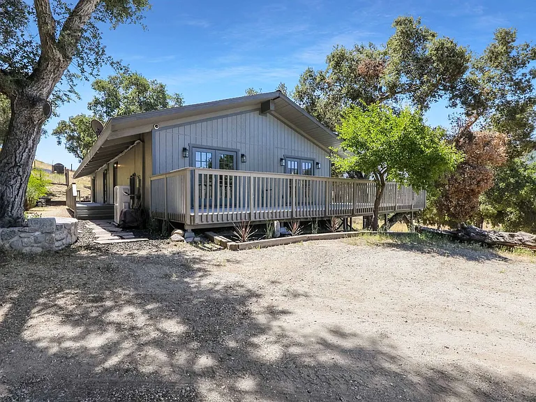 19235 Cachagua Rd — Photo 1