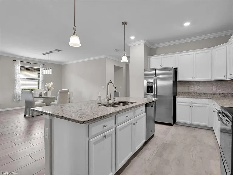19527 Utopia Ln — Photo 10
