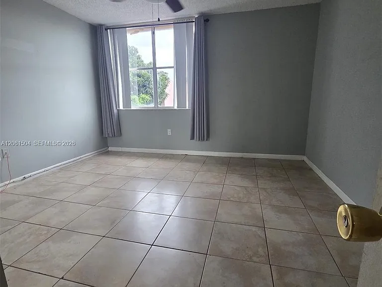 4241 W 10th Ln #7 — Photo 8