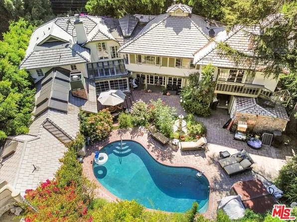 1326 Benedict Canyon Dr, Beverly Hills, CA 90210