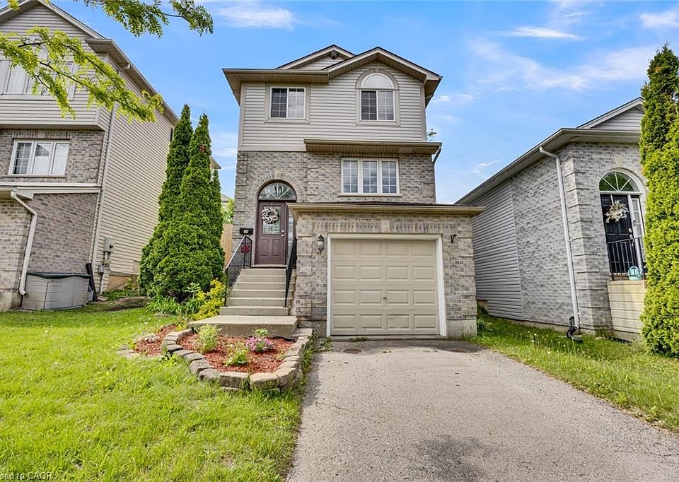 1st image of 34 Phair Cres