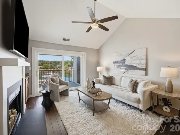 18749 Vineyard Point Ln, Cornelius, NC 28031
