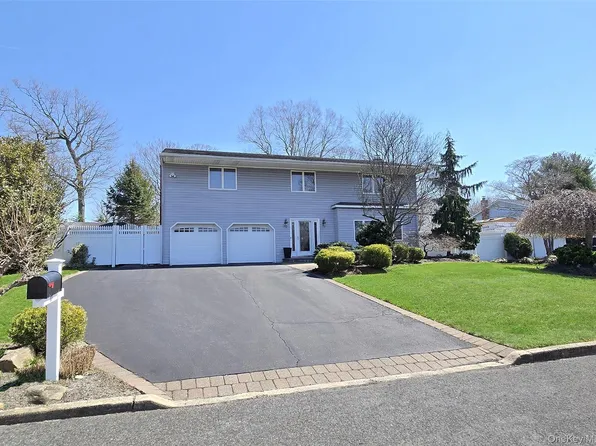 17 Ethan Lane, Ronkonkoma, NY 11779