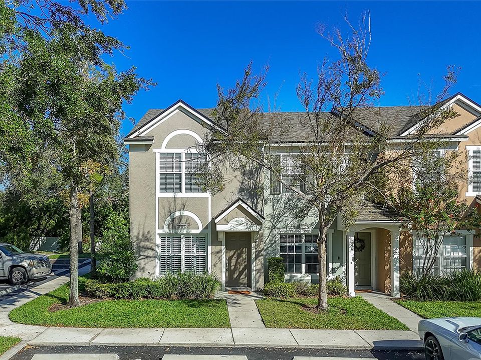 Lovely End-Unit Townhome