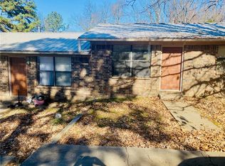 703 Skyline Dr, Huntsville, AR 72740