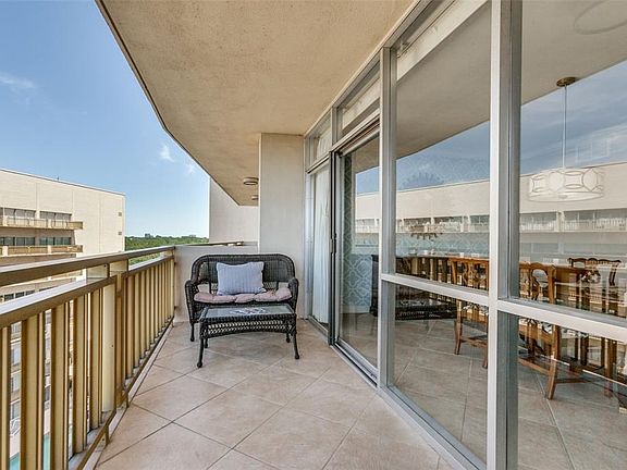 5th image of 6211 W Northwest Hwy APT 800