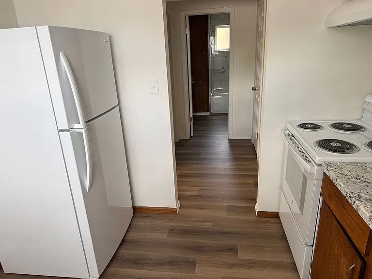 E. Taylor Street 111-125 — Photo 2