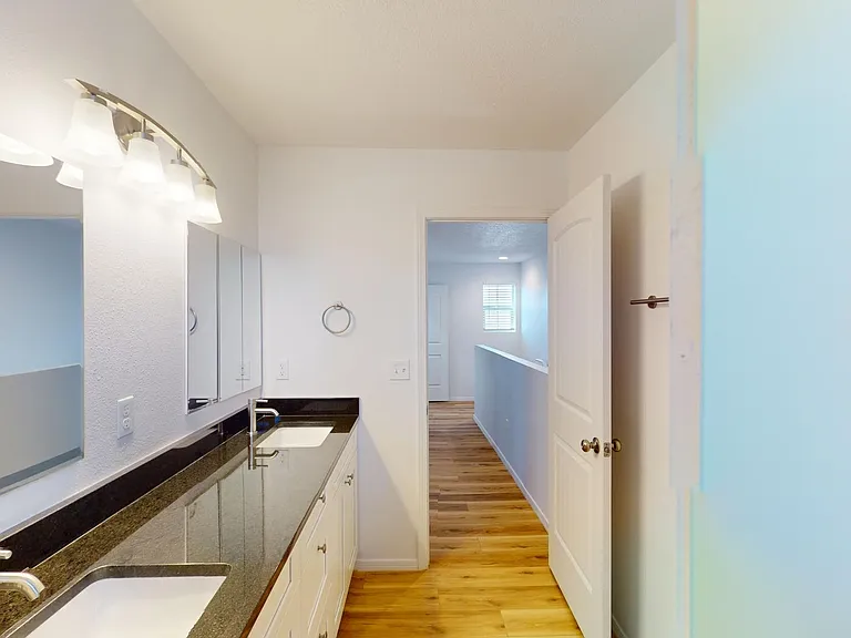 2 Bed Contemporary Town Homes in Fantastic North Valley Community — Photo 37