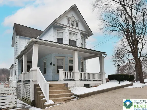 225 S 3rd St, Bangor, PA 18013