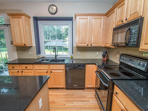 3rd image of 19227 Blue Spruce Dr