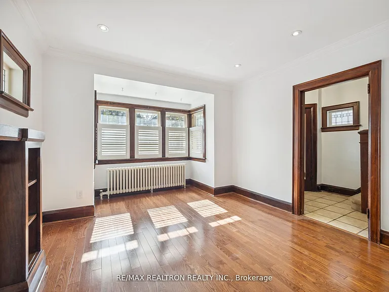 186 Wanless Ave — Photo 9
